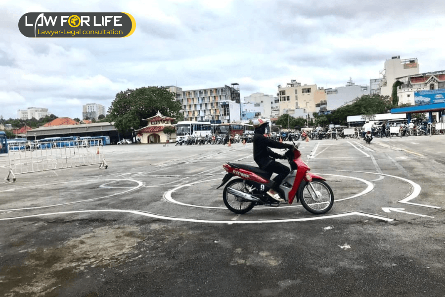 Từ 01/3/2025, thi bằng lái xe máy, mô tô trượt lý thuyết vẫn tiếp tục được thi thực hành