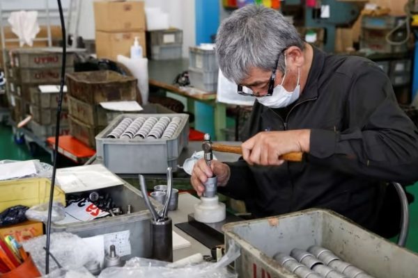 Ký hợp đồng lao động với người đã nghỉ hưu, doanh nghiệp có phải đóng BHXH theo quy định mới nhất?