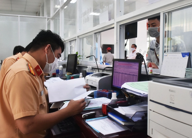 Mua xe mới bao lâu có biển số, đăng ký xe?