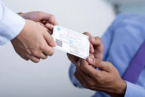 Mua bảo hiểm y tế 1 người thế nào?